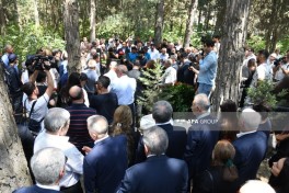 Xalq şairi Nəriman Həsənzadə I Fəxri xiyabanda dəfn edilib - FOTO