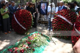 Xalq şairi Nəriman Həsənzadə I Fəxri xiyabanda dəfn edilib - FOTO 