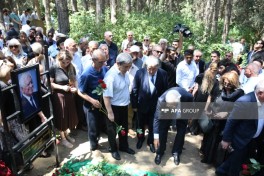 Xalq şairi Nəriman Həsənzadə I Fəxri xiyabanda dəfn edilib - FOTO 