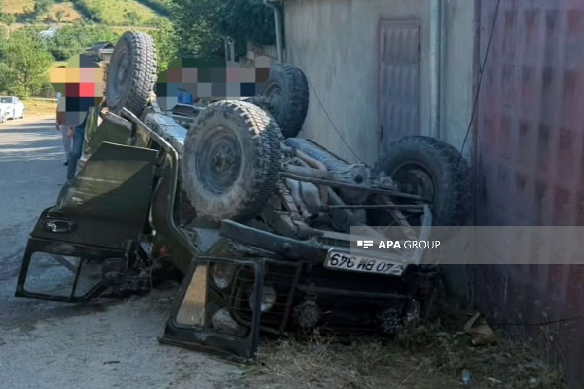 Qubada maşın aşıb, 3 nəfər xəsarət alıb