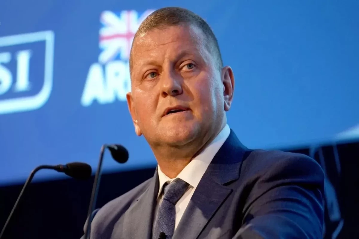 Ukraynanın Böyük Britaniyadakı səfiri, general Valeri Zalujnı