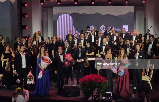 XV Qəbələ Beynəlxalq Musiqi Festivalının təntənəli bağlanış konserti keçirilib - FOTO 