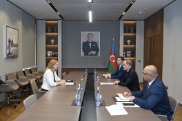 Estoniya səfiri etimadnaməsinin surətini Ceyhun Bayramova təqdim edib