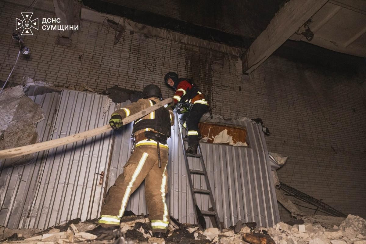 Rusiya Sumıya idarəolunan avibombalarla zərbə endirib, ölən və yaralananlar var
