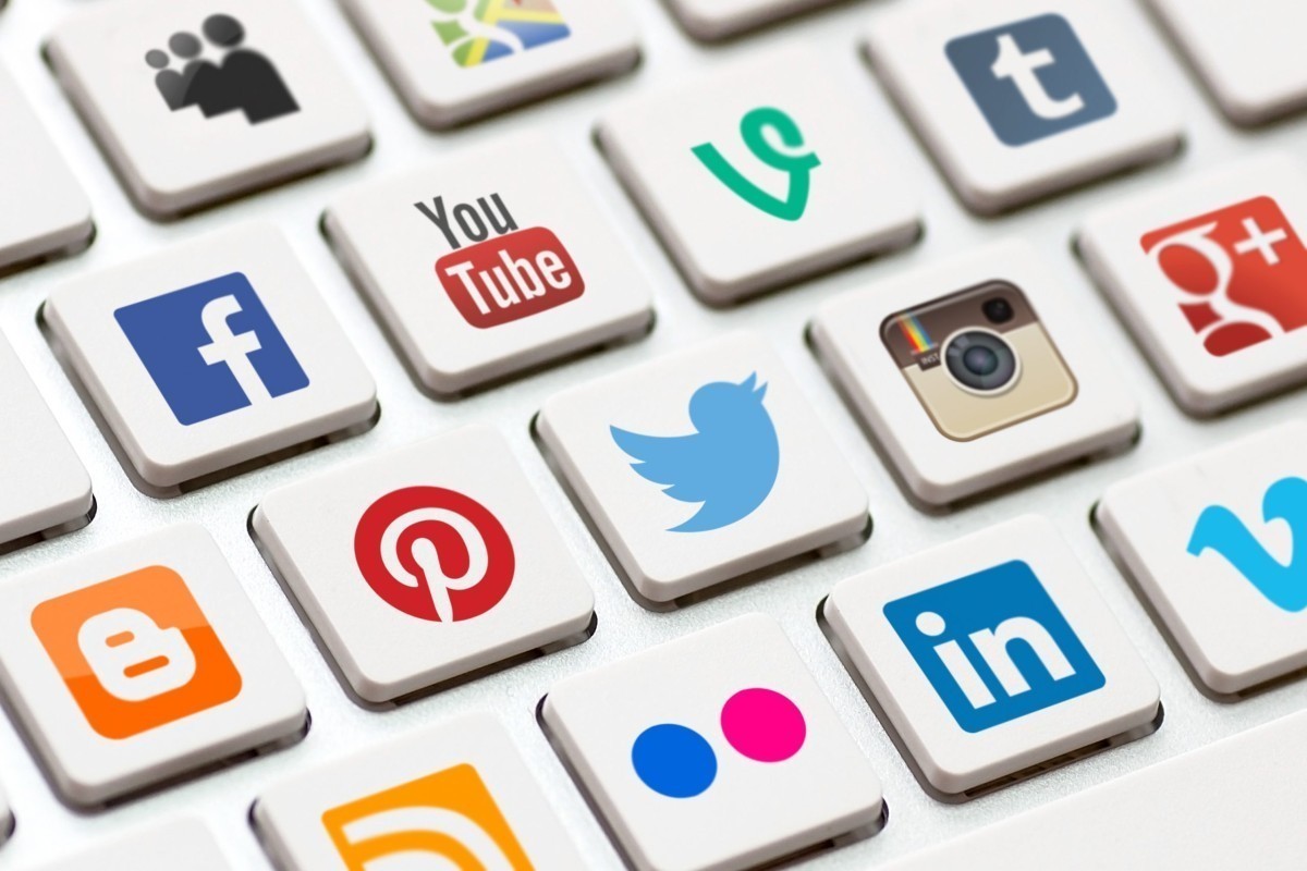 Azerbaijan sets fines for violations by age-restricted social media platforms