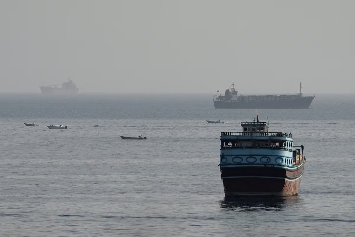 Iran, Oman plan single Hormuz corridor with fees for services