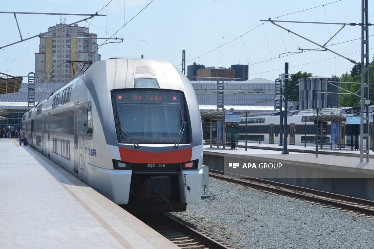 Azərbaycanda dəmir yolu ilə sərnişin daşımaları 17% artıb