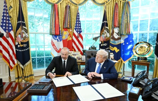 Azərbaycan Respublikasının Prezidenti İlham Əliyev və Amerika Birləşmiş Ştatlarının Prezidenti Donald Tramp