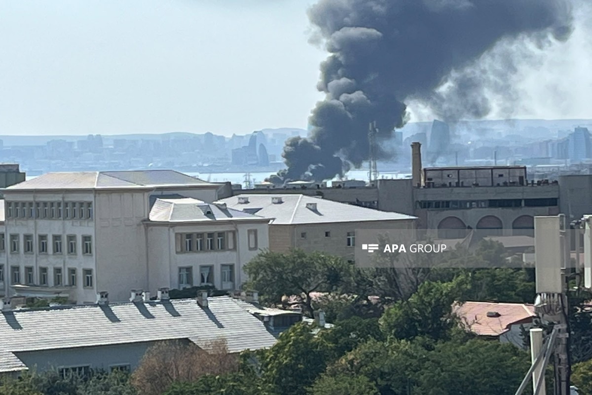Bakıda yanacaq çəni yanır  - <span class="red_color">FOTO