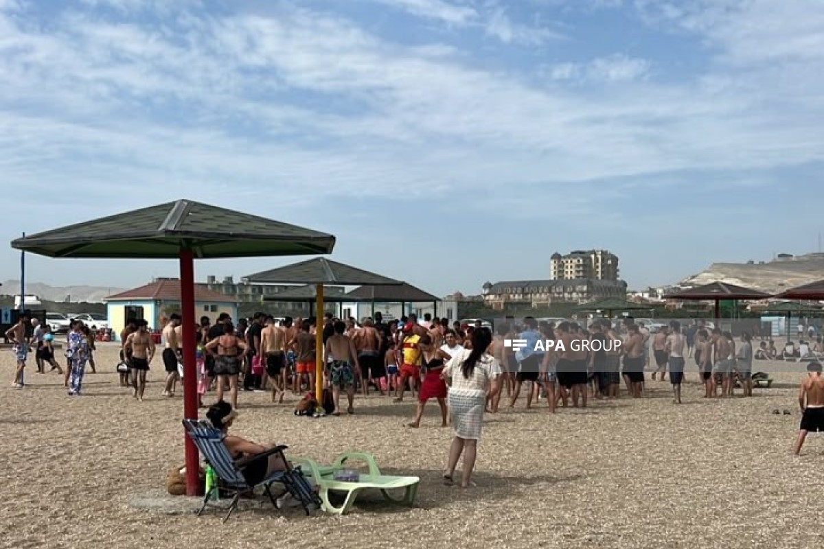 Две женщины утонули в море в Баку