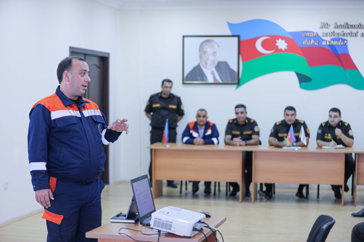 Balaxanı neftçiləri və FHN əməkdaşları yanğından mühafizə üzrə birgə profilaktik seminarlar keçirirlər