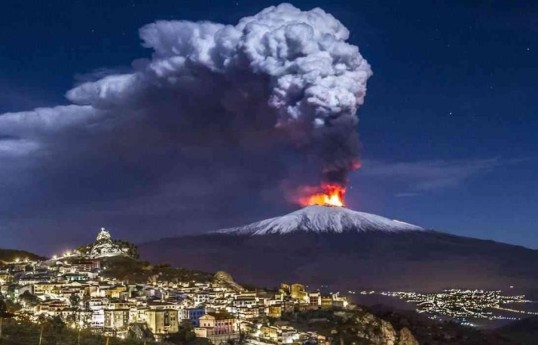 Etna vulkanının püskürməsi səbəbilə Kataniya hava limanının bağlı qalma müddəti uzadılıb