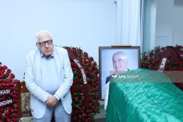 Çingiz Əlioğlu “Qurd qapısı” qəbiristanlığında dəfn edilib - FOTO 