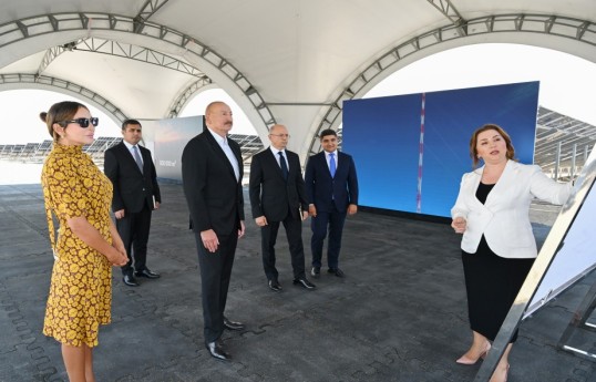 Prezident Naxçıvanda “Şəms 1” və “Qərbi Üfüq” Günəş Elektrik stansiyalarında görülən işlərlə tanış olub