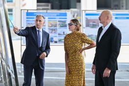 Prezident İlham Əliyev Naxçıvanda elektrik mühərrikli yeni avtobuslara baxıb, dəmir yolu infrastrukturunda aparılan yenidənqurma işləri ilə tanış olub - YENİLƏNİB  - VİDEO 