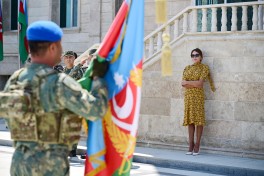 Prezident İlham Əliyev Əlahiddə Ümumqoşun Orduda yeni yaradılan komando hərbi hissələrinə Döyüş bayraqlarının verilməsi mərasimində iştirak edib - FOTO  - VİDEO 