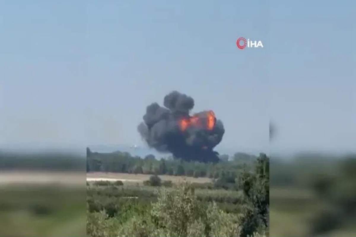 Türkiyədə F-16 qəzaya uğrayıb, pilot sağ qalıb - <span class="red_color">VİDEO