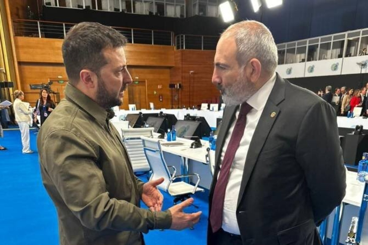 Paşinyan Zelenski ilə telefonla danışıb