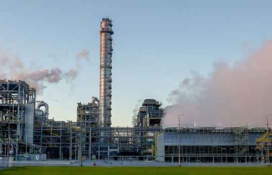 Rusiyanın Tobolskdakı ən böyük neft-kimya kompleksi dron hücumundan sonra fəaliyyətini dayandırıb