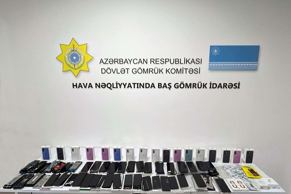 İstanbuldan Bakıya gələn çamadanda bəyan edilməyən 17 telefon aşkarlanıb