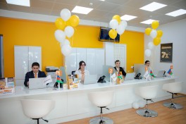 Expressbank eyni gündə 2 filial açıb