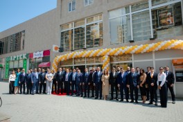 Expressbank eyni gündə 2 filial açıb