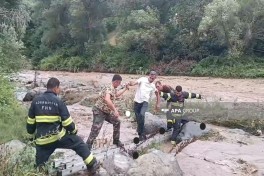 Tovuzda çayda köməksiz vəziyyətdə qalan iki nəfər xilas edilib