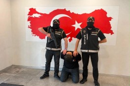 Türkiyədə axtarışda olan şəxs Bakıda saxlanılaraq ölkəyə gətirilib