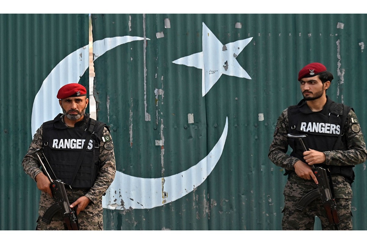 Pakistanda hərbi əməliyyatlar zamanı 17 silahlı öldürülüb