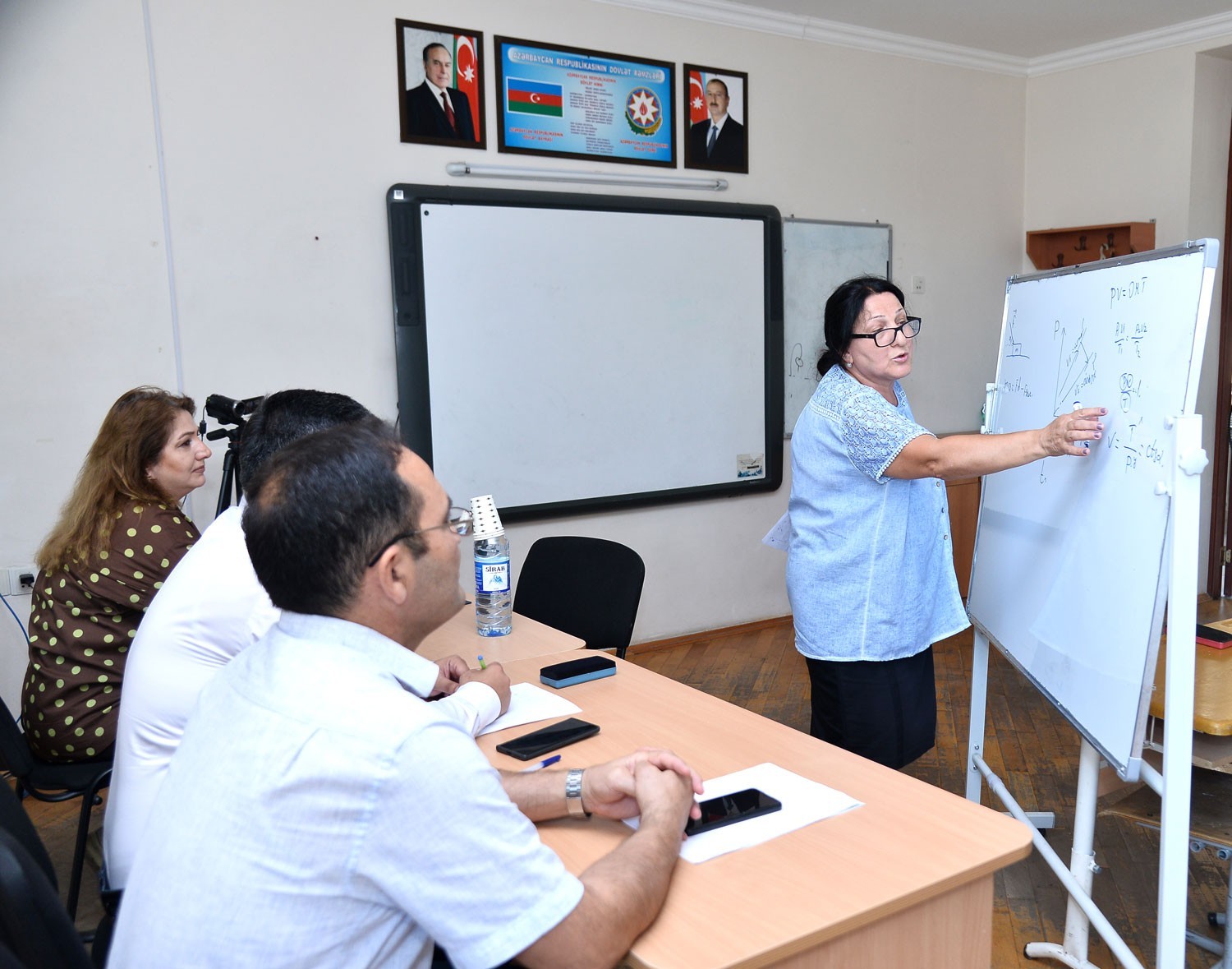 Təmayül tədris modelli məktəblərdə işləmək üçün müəllimlərin müsahibəsi