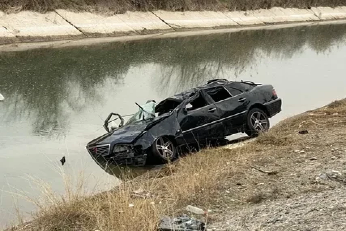 Tovuzda avtomobil su arxına düşüb, sürücü ölüb