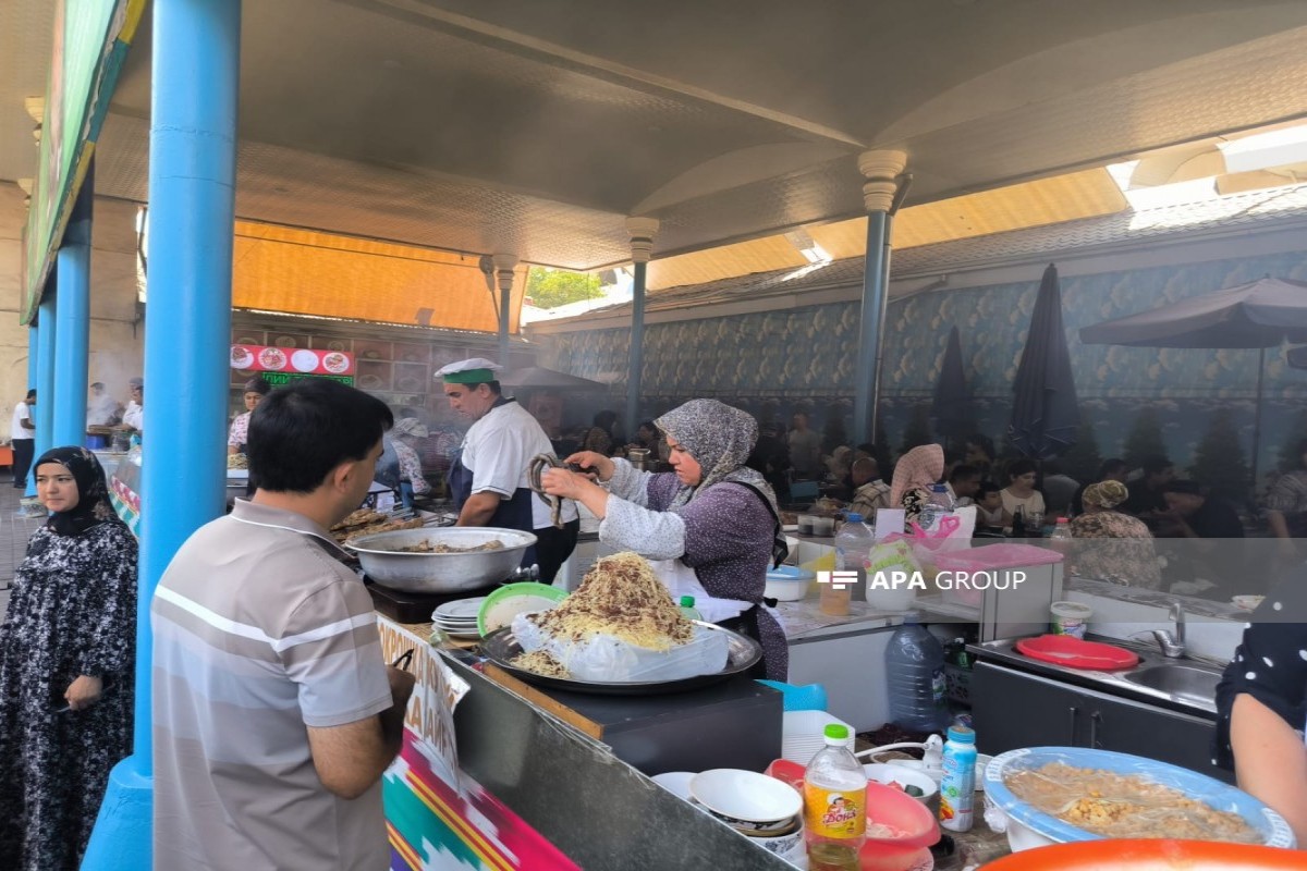 Azərbaycan media nümayəndələri Daşkənddə məşhur Çorsu bazarında olublar - FOTO 