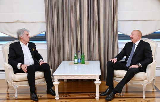 Ukraynanın sabiq Prezidenti Viktor Yuşşenko və Azərbaycan Prezidenti İlham Əliyev