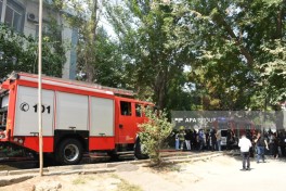 Bakıda istifadəsiz tikilidə yanğın baş verib - VİDEO  - FOTO  - YENİLƏNİB 