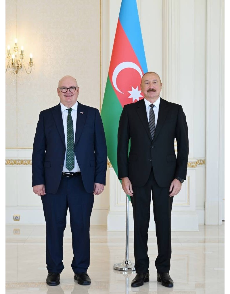 Prezident Böyük Britaniyanın yeni səfirinin etimadnaməsini qəbul edib