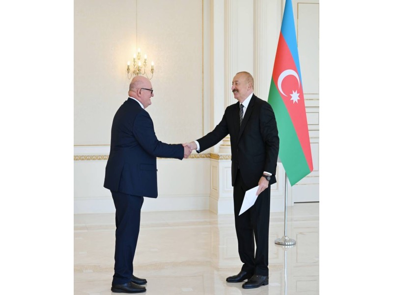 Prezident Böyük Britaniyanın yeni səfirinin etimadnaməsini qəbul edib