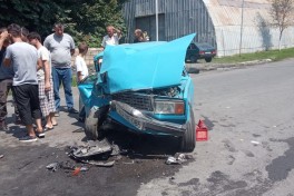 Zaqatalada minik avtomobilləri toqquşub, xəsarət alanlar var - FOTO 