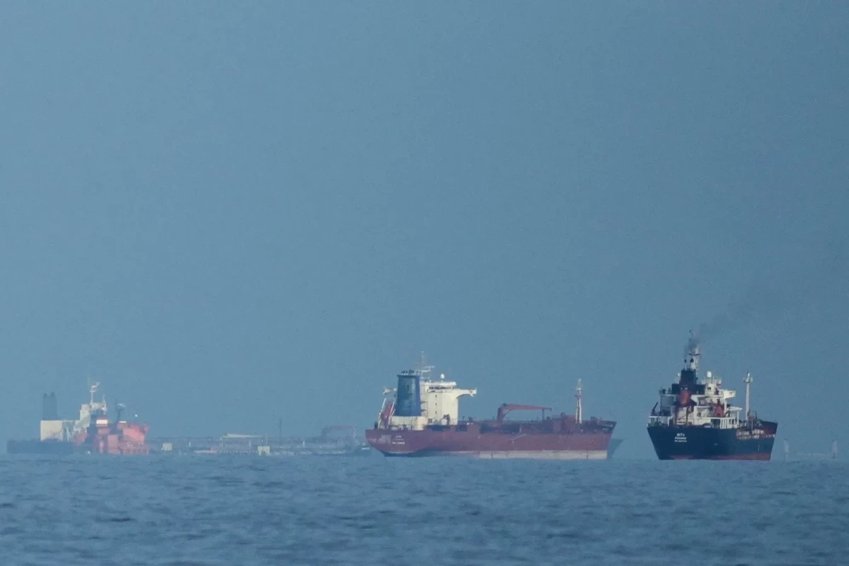 Səfir: Birləşmiş Krallıq Hörmüz boğazının yenidən açılması üçün tərəfdaşları ilə birlikdə çalışmağa davam edir