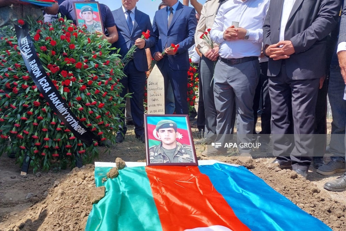 Birinci Qarabağ müharibəsinin itkin-şəhidi Sərdar İsmayılovun qalıqları Neftçalada dəfn olunub - FOTO 