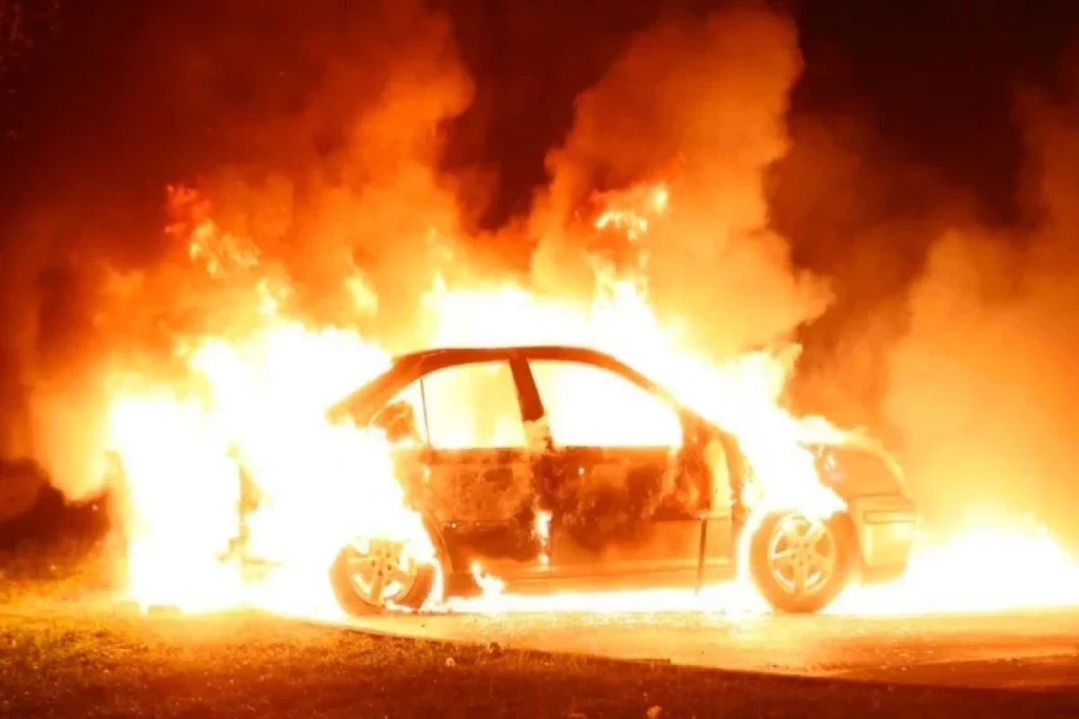 Driver dies after car crashes into tree and catches fire in Azerbaijan’s Zagatala