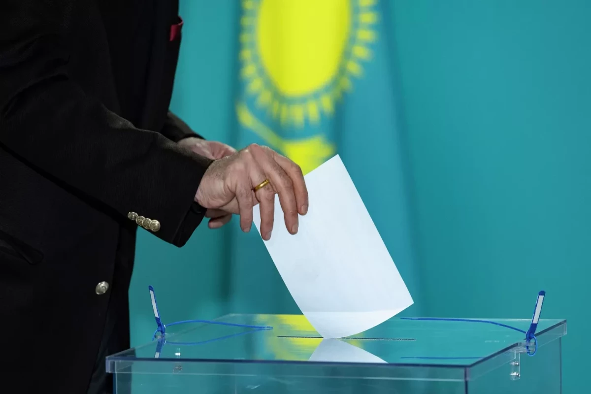 Qazaxıstanda növbədənkənar parlament seçkiləri keçirilir