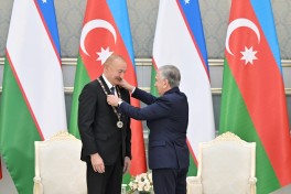 Daşkənddə Azərbaycan və Özbəkistan prezidentlərinin təltifolunma mərasimi keçirilib