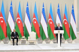 Daşkənddə Azərbaycan və Özbəkistan prezidentlərinin təltifolunma mərasimi keçirilib