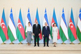 Azərbaycan ilə Özbəkistan prezidentləri və birinci xanımlar “Kuksaroy” Dövlət İqamətgahında birgə foto çəkdiriblər