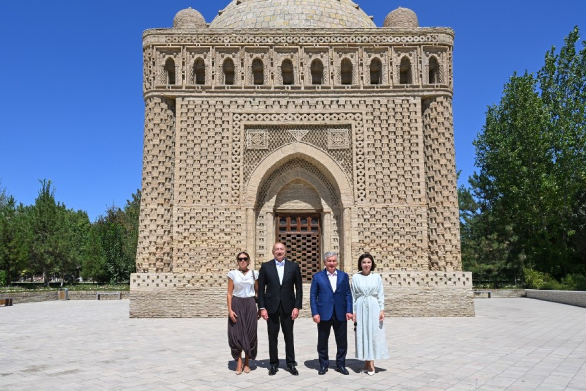 Azərbaycan ilə Özbəkistanın prezidentləri və birinci xanımları Buxarada İsmayıl Samani türbəsi ilə tanış olublar - <span class="red_color">YENİLƏNİB - <span class="red_color">VİDEO
