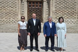 Azərbaycan ilə Özbəkistanın prezidentləri və birinci xanımları Buxarada İsmayıl Samani türbəsi ilə tanış olublar - YENİLƏNİB  - VİDEO 