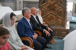 Azərbaycan ilə Özbəkistanın prezidentləri və birinci xanımları Buxarada “Poyi-Kalon” kompleksi ilə tanış olub - VİDEO  - FOTOLENT 