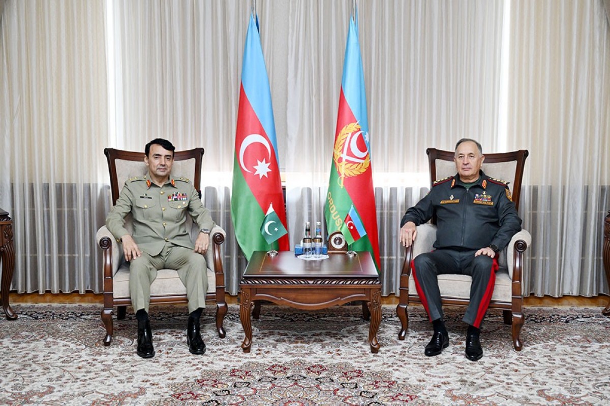 Baş Qərargah rəisi Kərim Vəliyev Pakistan nümayəndə heyəti ilə görüşüb