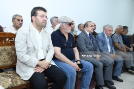 Prezident İlham Əliyev və Mehriban Əliyeva Xalq artisti Tofiq Bakıxanovun vida mərasiminə əklil göndərib - YENİLƏNİB  - FOTO 