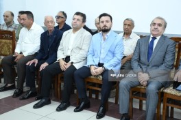 Xalq artisti Tofiq Bakıxanovla vida mərasimi keçirilib, Prezident İlham Əliyev və Mehriban Əliyeva əklil göndərib - YENİLƏNİB-1  - FOTO 